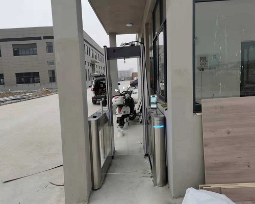 江蘇省南通昱恒電氣（測(cè)溫門人臉識(shí)別閘機(jī)）(圖1)